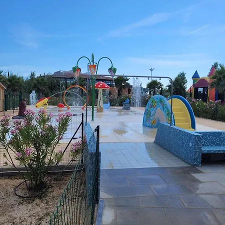 Mobil-home A 200 M Des Plages