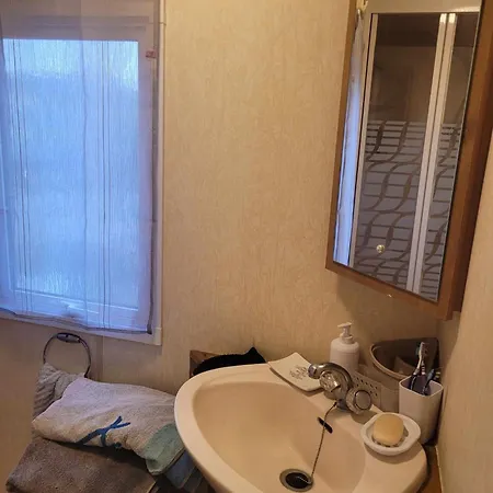 Mobil-home A 200 M Des Plages